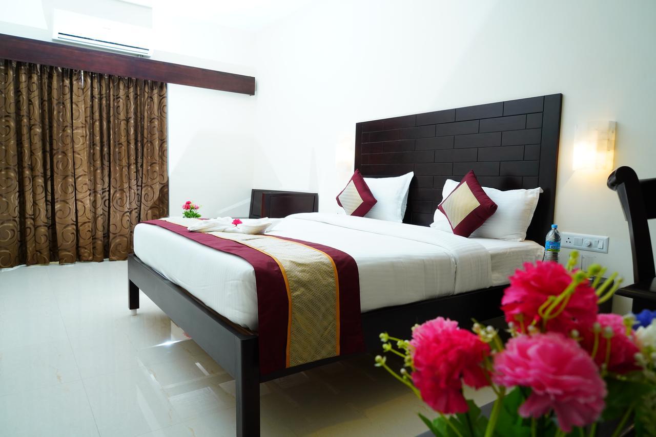 Five Falls Resort Kuttālam 외부 사진