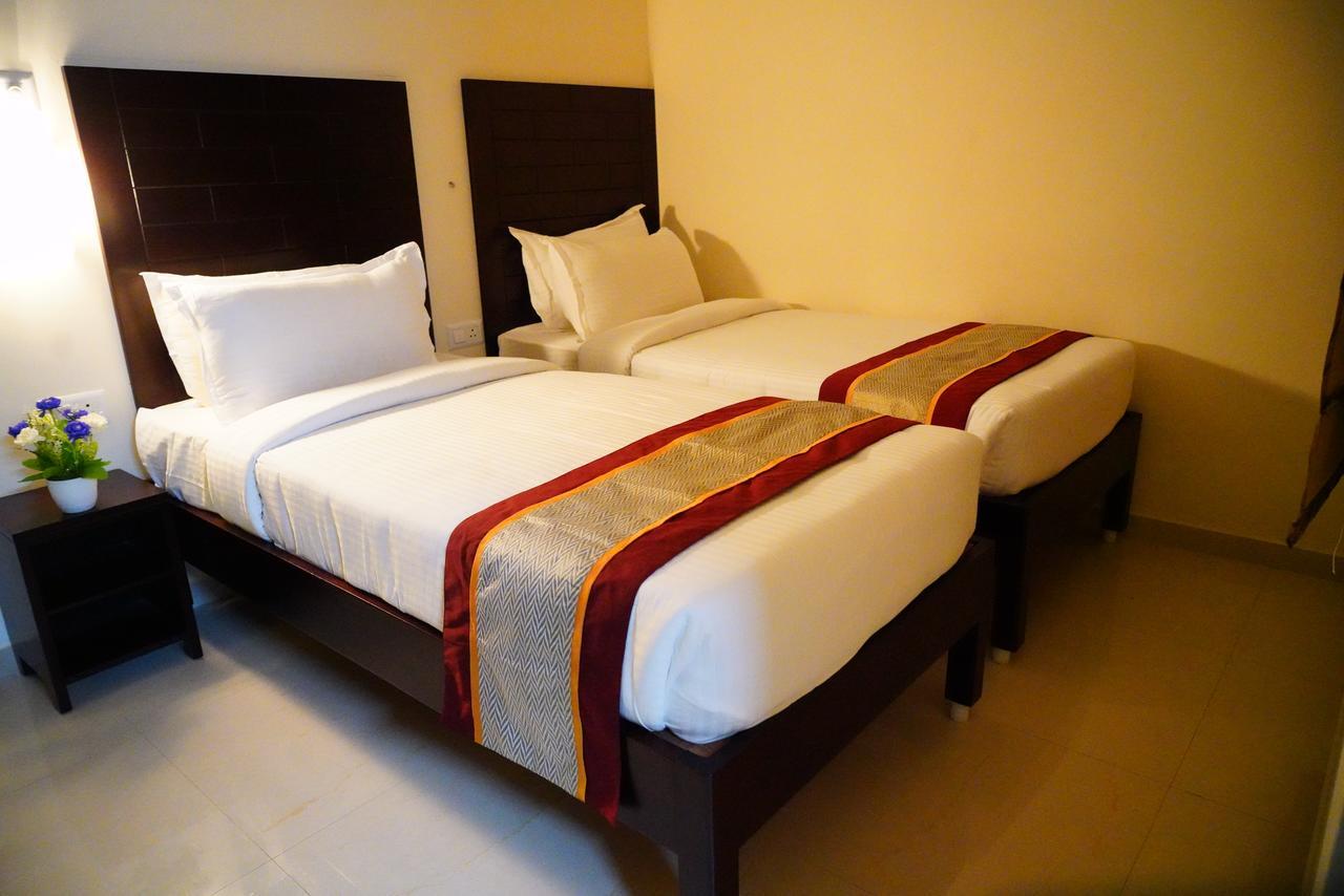 Five Falls Resort Kuttālam 외부 사진