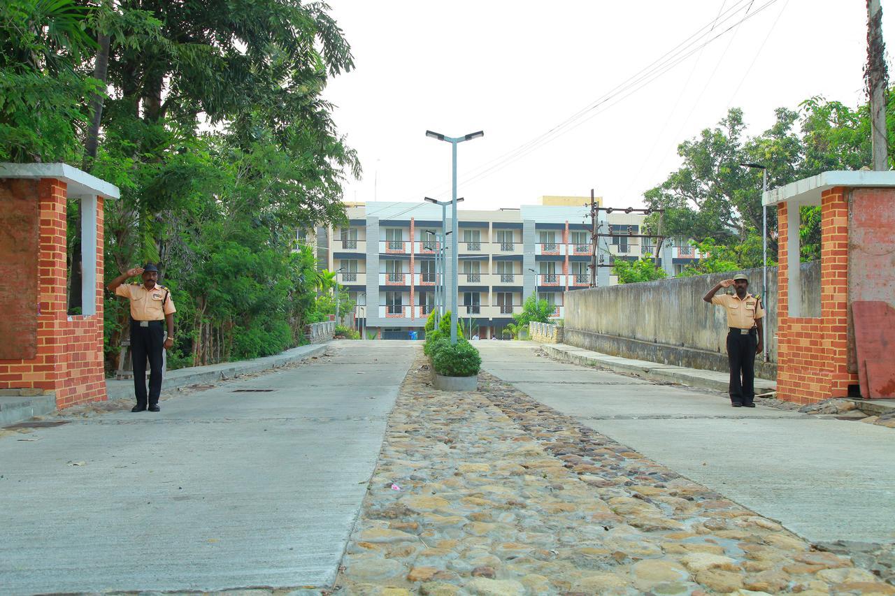Five Falls Resort Kuttālam 외부 사진