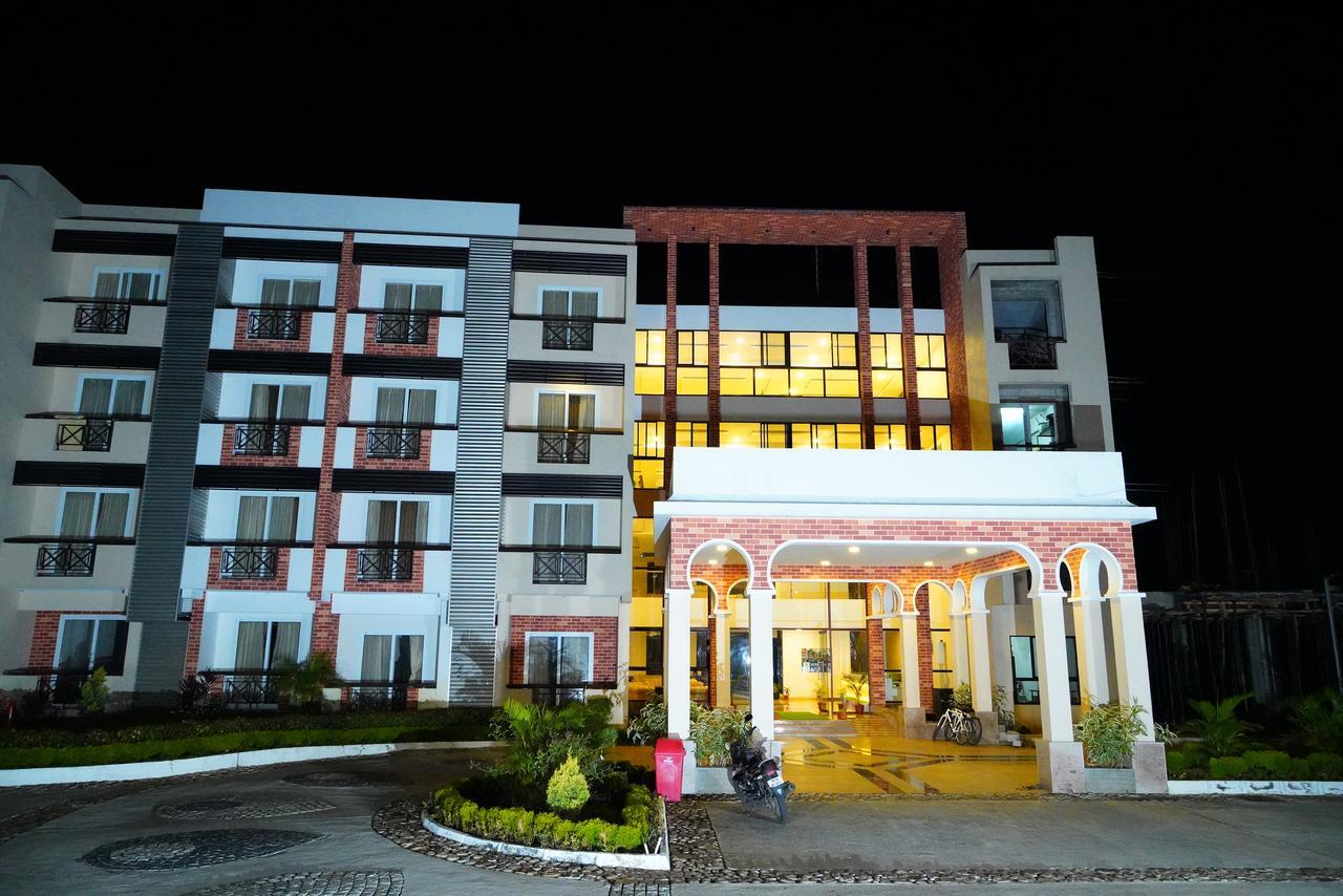 Five Falls Resort Kuttālam 외부 사진