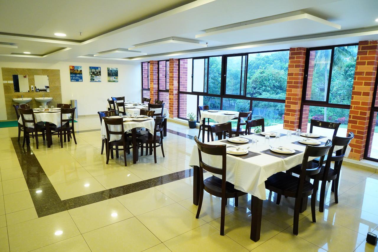 Five Falls Resort Kuttālam 외부 사진
