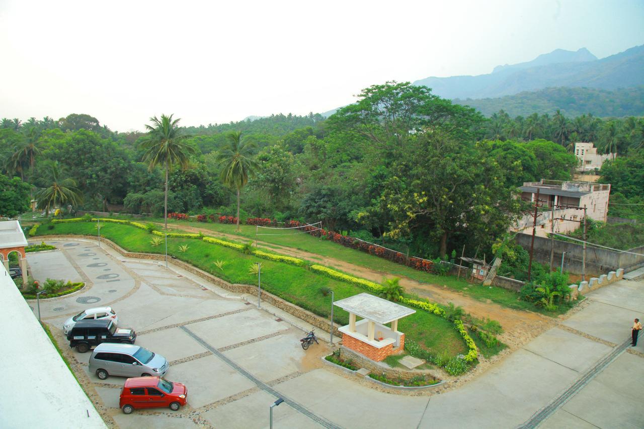 Five Falls Resort Kuttālam 외부 사진