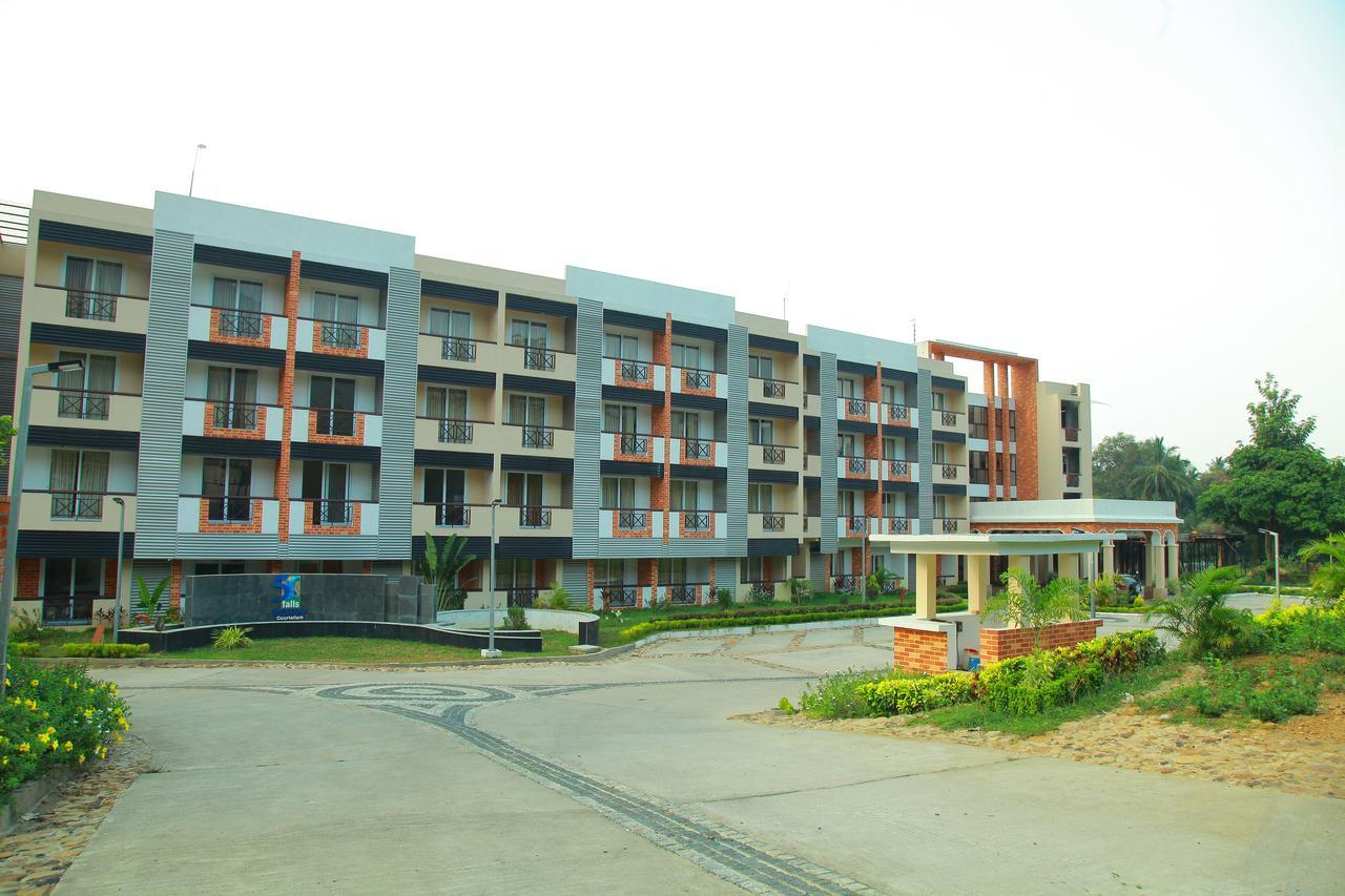 Five Falls Resort Kuttālam 외부 사진