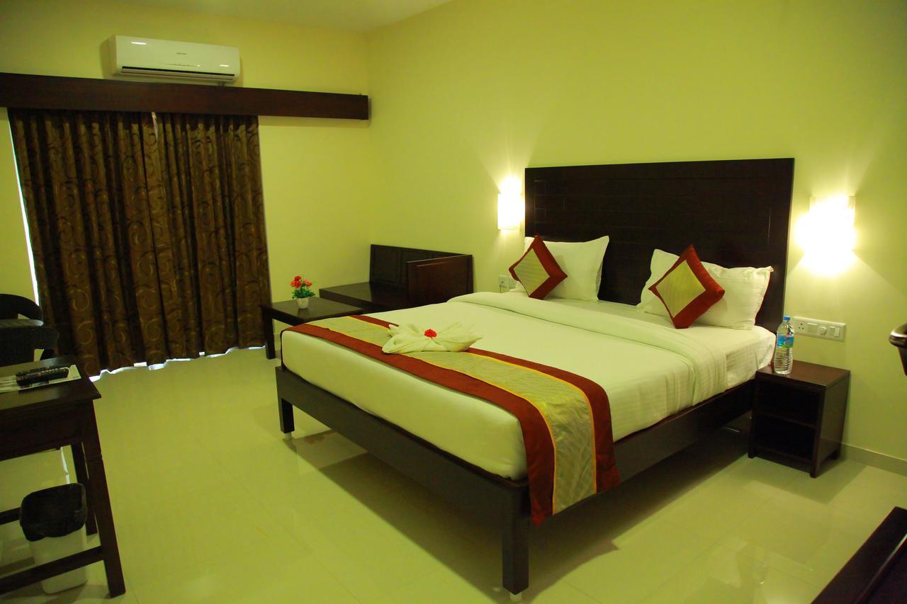 Five Falls Resort Kuttālam 외부 사진