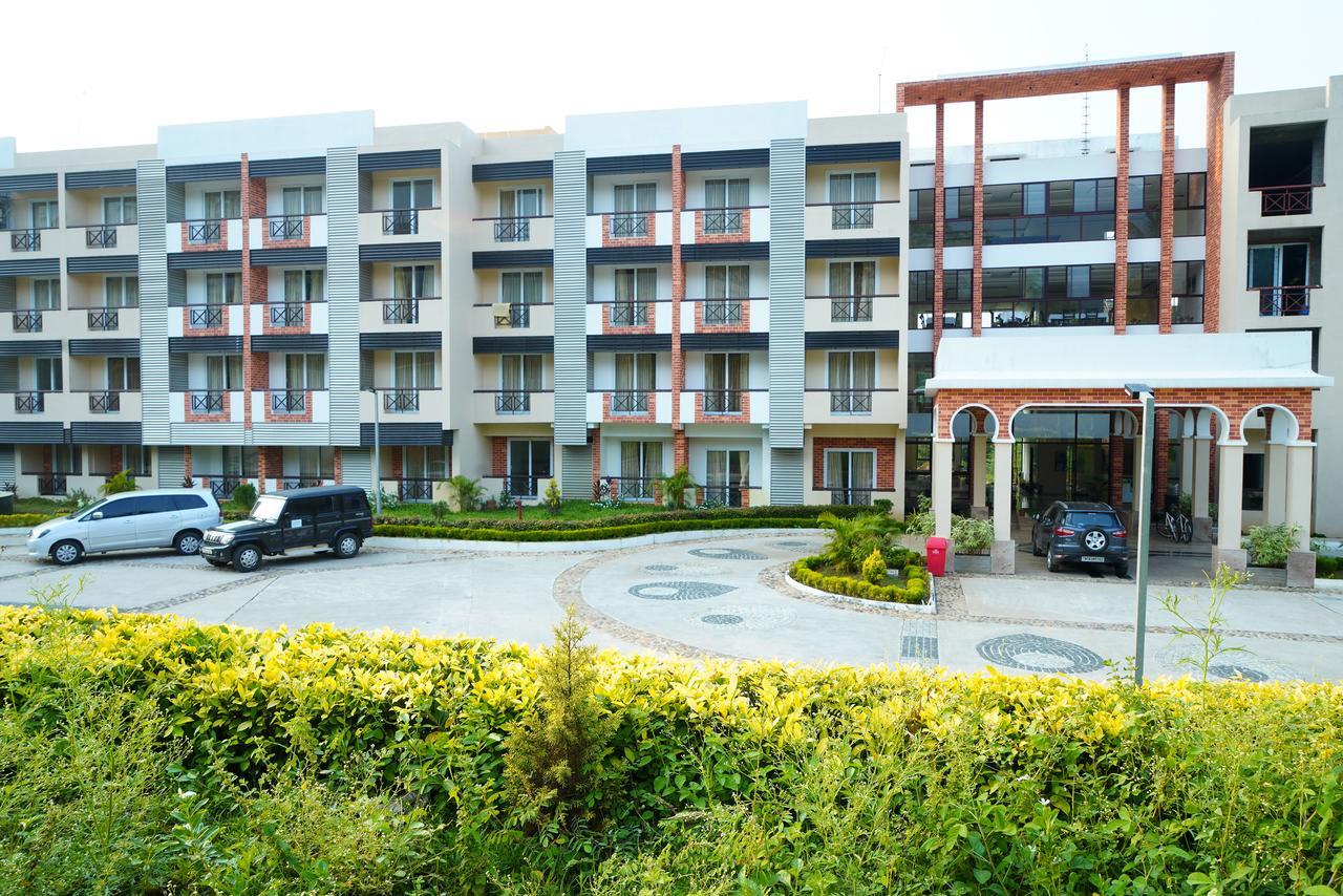 Five Falls Resort Kuttālam 외부 사진