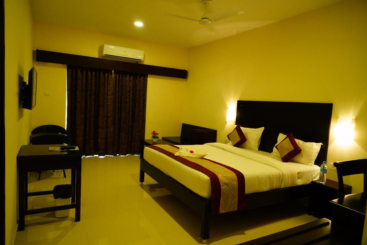 Five Falls Resort Kuttālam 외부 사진