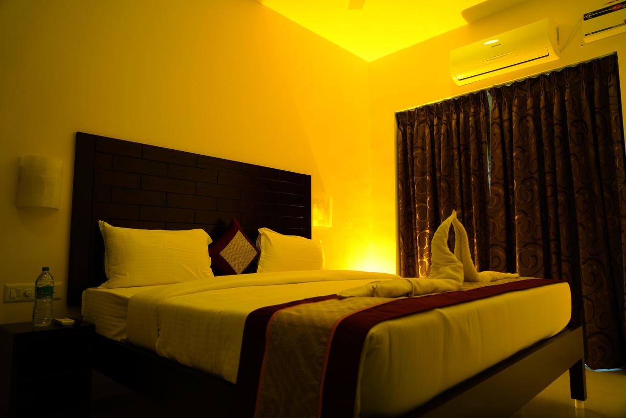 Five Falls Resort Kuttālam 외부 사진