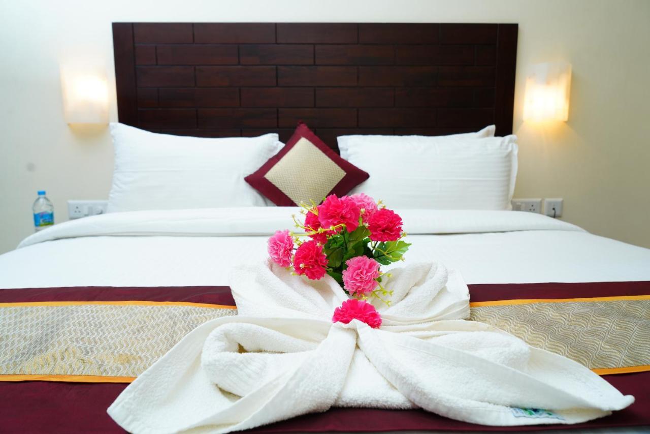 Five Falls Resort Kuttālam 외부 사진