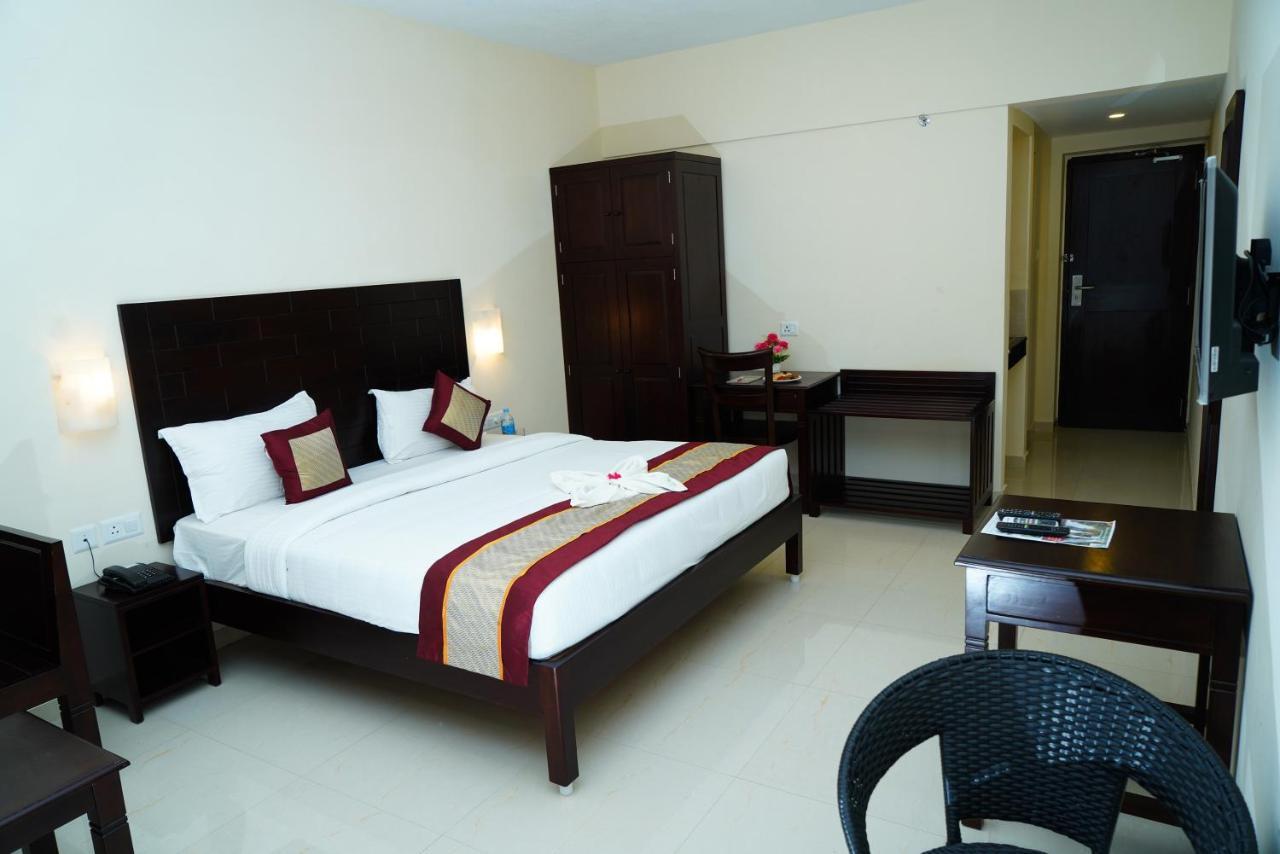 Five Falls Resort Kuttālam 외부 사진