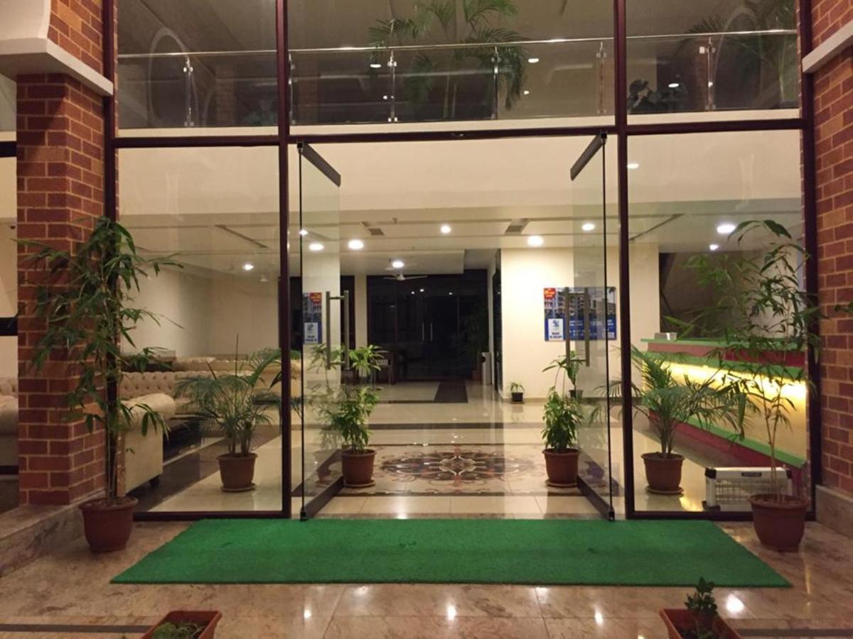 Five Falls Resort Kuttālam 외부 사진